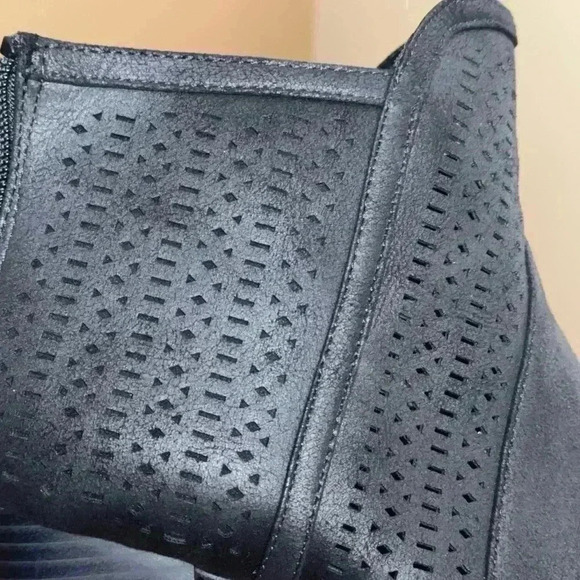 American Eagle Peep toe leather boots with geometric upper design - Size 11 - Picture 9 of 9